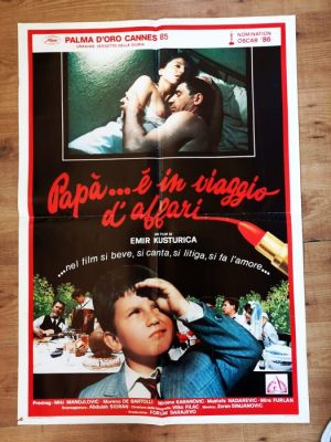 Emir Kusturica - Papa...e in viaggio d’affari - Papà… è in viaggio d’affari – Manifesto originale italiano 140 x 100 cm (1985) | Catawiki