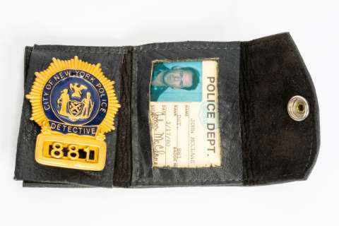 Lot 540 - BRUCE WILLIS "JOHN McCLANE" NYPD BADGE & CREDENTIALS FROM DIE HARD