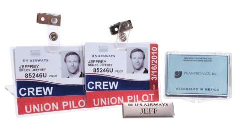 SULLY (2016) - Lot #1029 : Jeffrey Skiles‘ (Aaron Eckhart) Headset and Pair of ID badges