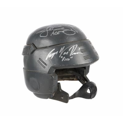 STARSHIP TROOPERS (1997) - Lot #1009 : Casper Van Dien, Denise Richards, Michael Ironside and Cast-Autographed Mobile Infantry M-3 Tactical Helmet