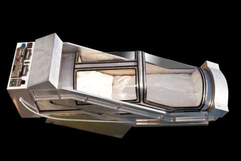Lot 710 - ALIENS HYPER-SLEEP CHAMBER