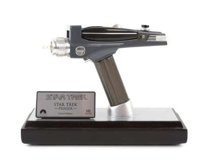 Star Trek - Master Replicas ST-103 Phaser, boxed with display case and stand from 2003 and a… | Ewbank’s
