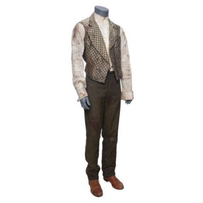 INTERVIEW WITH THE VAMPIRE (1994) - Lot #179 : Louis de Pointe du Lac‘s (Brad Pitt) Screen-Matched and Photo-Matched Revenge Costume