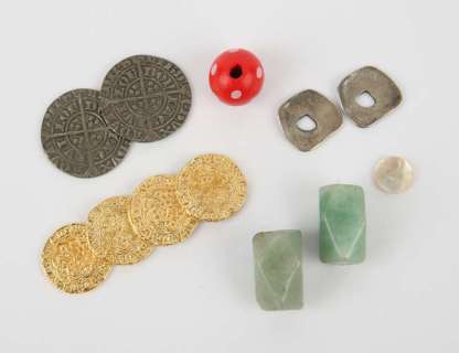 Pirates Of The Caribbean: On Stranger Tides (2011) - Collection of crowd hand props, including… | Ewbank’s