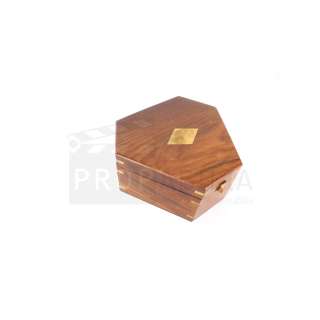 Once Upon a Time - Hook / Emma Swan’s Sextant and Case (S06E15) (0304) | Propabilia