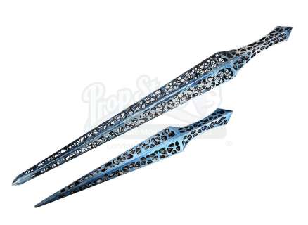 JOHN CARTER (2012) - Lot 436 - Hero Therns Ninth Ray Dagger and Sword