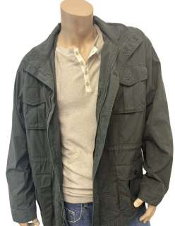 Lot 39 - Breaking Bad (2008-2013) - Walter Whites (Bryan Cranston) 2-Piece Costume