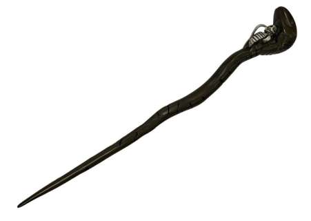 Harry Potter and the Deathly Hallows: Part 1 (2010) - Death Eater Amycus Carrow Hero Wand | Hanlin Auction Service
