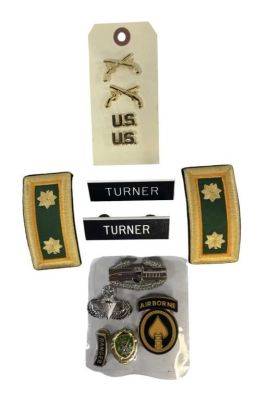 Lot 187 - Jack Reacher: Never Go Back (2016) - Turner (Cobie Smulders) ID and Insignia Set | Hanlin Auction Service