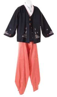 LOST - Lot 407 - Jin‘s traditional Korean wedding costume from "D.O.C."