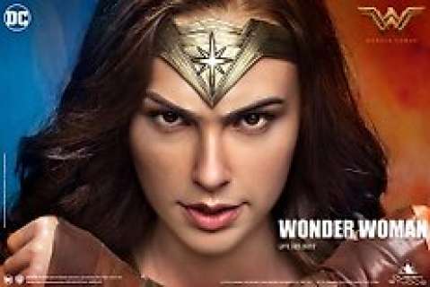 Wonder Woman | Wonder Woman - Silicone Lifesize Bust - Gal Gadot - Queen Studios - see images/description - Charity Auction | Catawiki