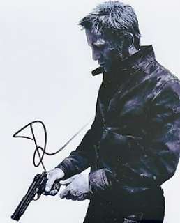 James Bond 007: a Quantum of Solace | James Bond 007: A Quantum of Solace - Daniel Craig (007), signed with COA | Catawiki
