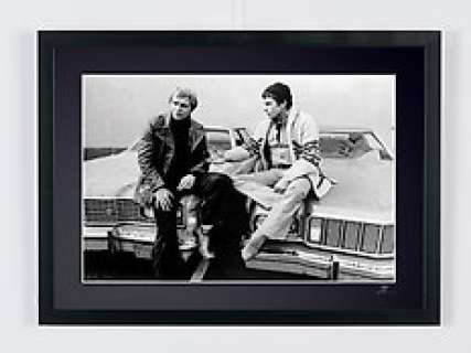 STARSKY AND HUTCH, 1975 - David Soul, Paul Michael Glaser - STARSKY AND HUTCH, 1975 - David Soul, Paul Michael Glaser - Fine Art Photography - Luxury Wooden Framed 70X50 cm - Limited Edition Nr 01 of 30 - Serial ID 16929 - Original Certificate (COA), Hologram Logo Editor and QR Code