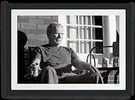 Gran Torino (2008) - Clint Eastwood As " Josey Wales | Gran Torino (2008) - Clint Eastwood as " Josey Wales - Fine Art Photography - Luxury Wooden Framed 70X50 cm - Limited Edition Nr 02 of 30 - Serial ID 16938 - Original Certificate (COA), Hologram Logo Editor and QR Code | Catawiki