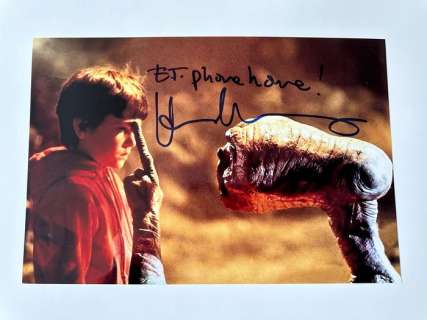 E.T. - Signed by Henry Thomas | Catawiki
