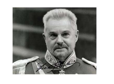 Gladiator: Derek Jacobi [as Senator Gracchus] - Signed Photo in-Person