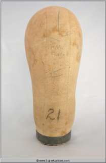 Lot 425 - Billie Burke Wig Block