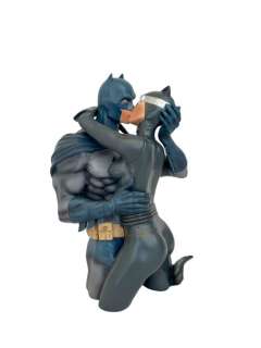 Batman & Catwoman Bust Sculpture - DC Comics | Catawiki