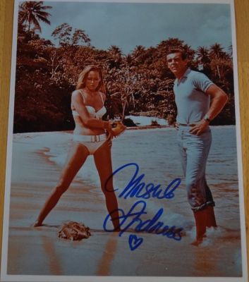 James Bond 007: Dr. No - Ursula Andress autograph as Bond Girl Honey Rider with Certified Genuine bc holographie COA | Catawiki