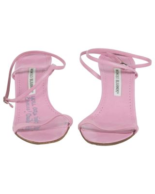 Christie Brinkley’s Autographed Manolo Blahnik Pumps | Planet Hollywood Vault