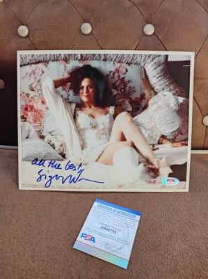 Sigourney Weaver - Sigourney Weaver 8×10″ PSA DNA | Catawiki