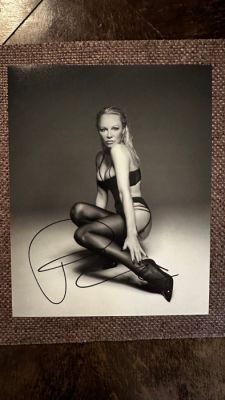 Pamela Anderson - Autograph | Catawiki