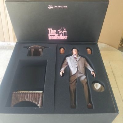 The Godfather - Damtoys - 1:6 - DMS033 The Godfather - Vito Corleone Action Figure (Golden Years Version) - 100% | Catawiki