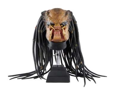ALIEN VS PREDATOR: "ELDER" PREDATOR HEAD PROP (WITH DVD) | Julien’s