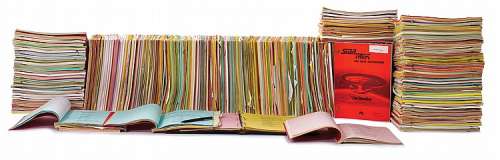 Lot 1613 - Jonathan Frakes‘ 250+ shooting scripts from Star Trek: The Next Generation.