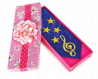 Lot 330 - "Will Schuester" and "Emma Pillsbury" prop collection.