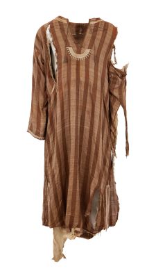 Charlton Heston | Lot #180 - 1959 Costume from "Ben-Hur" Photo-Matched to Scene Where "Judah Ben-Hur" Meets "Christ" | Julien’s