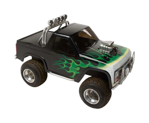 Jerry Weintraub | Lot #5 - “Ocean’s Eleven” Remote Control Monster Truck Prop | Julien’s