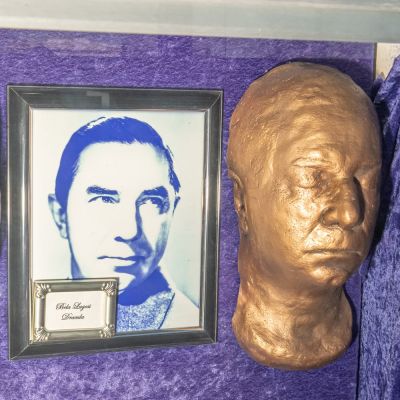 Lot 1092 - Bela Lugosi Life Mask for Dracula | misc / divers