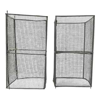 Deep Blue Sea (1999) Screen Used Screen Used Miniature Diver Safety Cage Seen In The Shark Pen Prop Conservation By Brad Zonka Of Darb Designz This Piece Is Featured In The Book “The Hsppa Volume Two – Planet Of The Props” On Page 21 | VIP Fan Auctions