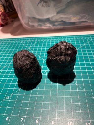Aliens Miniature Screen Used (??) Prop Ovomorph Egg x 2