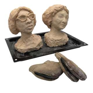 Poker Face Season 2 Amber (Cynthia Erivo) Screen Used Tray, Oven Mitts & (2) Clay Sculptures Set Ep 201 | VIP Fan Auctions