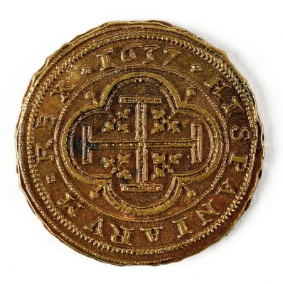 Lot 6364 - Pirates Of The Caribbean metal Spanish faux gold coin copy from film prop company. | Ewbank’s