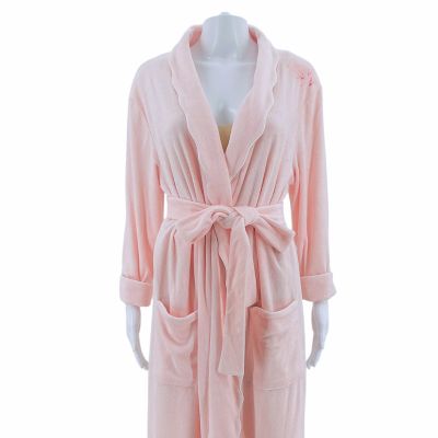 Lot 84: Poker Face Season 2 Greta Finch Screen Worn Stunt Double Robe & Slip Ch 3 Sc 12 Ep 202 | VIP Fan Auctions