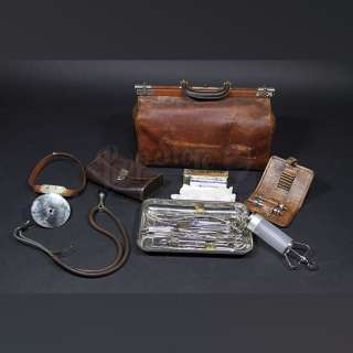 Dracula - Lot 375 - Van Helsing (Thomas Kretschmann) Medical Kit