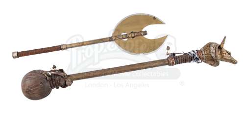THE MUMMY RETURNS (2001) - Lot 548 - Rick O‘Connell‘s (Brendan Fraser) Double-Bladed Axe with Imotep‘s (Arnold Vosloo) Gong Mallet