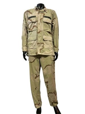 Lot 104 - Black Hawk Down (2001) - McKnight (Tom Sizemore) 2-Piece Costume & Collar Ranks | Hanlin Auction Service