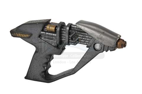 STAR TREK: DEEP SPACE NINE (TV SERIES, 1993-1999) - Lot 635 - Jem‘Hadar Phaser