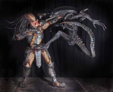 Alien vs. Predator Full Size Figure Display with Screen Used Armor Elements (TCF, 2004)....