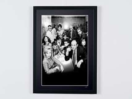 The Sopranos - James Gandolfini As « Tony Soprano » And Cast | The Sopranos - James Gandolfini as « Tony Soprano » and Cast - Luxury Wooden Framed 70X50 cm - Limited Edition Nr 02 of 30 - Serial ID 20187 | Catawiki