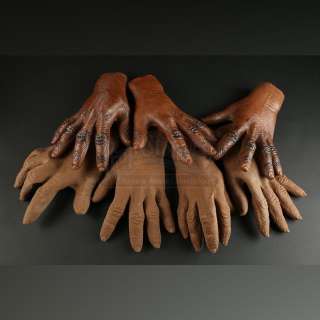 HARRY AND THE HENDERSONS (1987) - Lot 1121 - Harry Hands