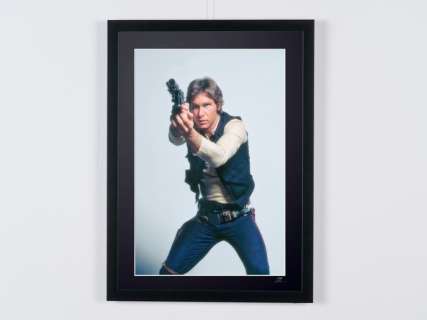 Han Solo, Star Wars Episode Iv: a New Hope | Star Wars Episode IV: A New Hope, Han Solo - Photographie, Luxury Wooden Framed 70X50 cm - Limited Edition Nr 01 of 30 - Serial ID 17355 - Original Certificate (COA), Hologram Logo Editor and QR Code | Catawiki