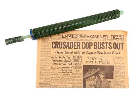 THE UNTOUCHABLES (1987) - Lot 1080 - "Crusader Cop Busts Out" Newspaper and Umbrella