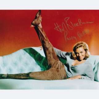 James Bond 007: Goldfinger - James Bond 007: Goldfinger - Signed by Honor Blackman (+) (Pussy Galore)