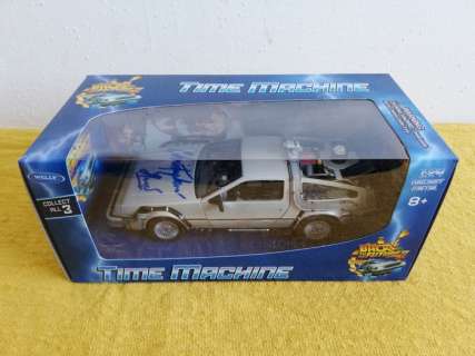 Back to the Future, Christopher Lloyd "Doc Brown" handsigned DeLorean Time Machine model car Welly 1:24 | Catawiki