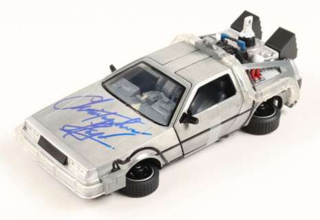 Back to the Future - DeLorean 1:24 Scale Model Car - Signed by Christopher Lloyd (Doc Brown) | Catawiki